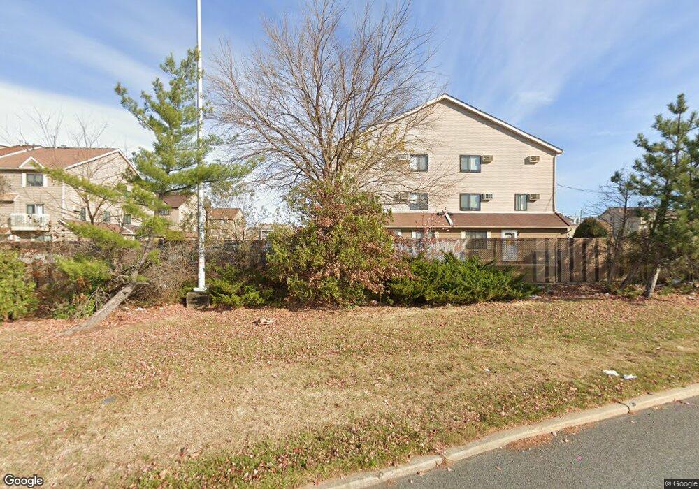 145 Lamped Loop unit 57, Staten Island, NY 10314 - photo 1