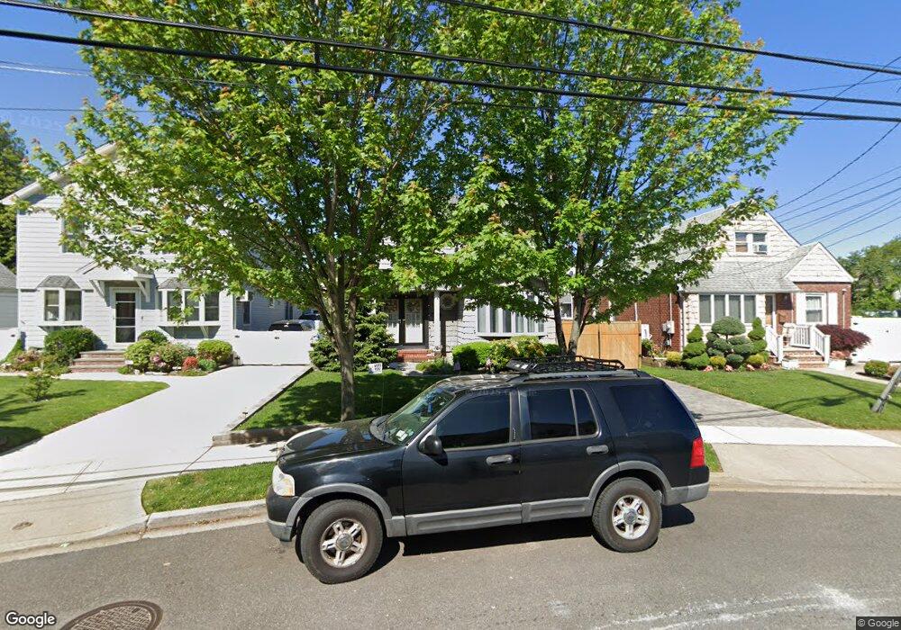 36 Maplewood St, West Hempstead, NY 11552 - photo 1