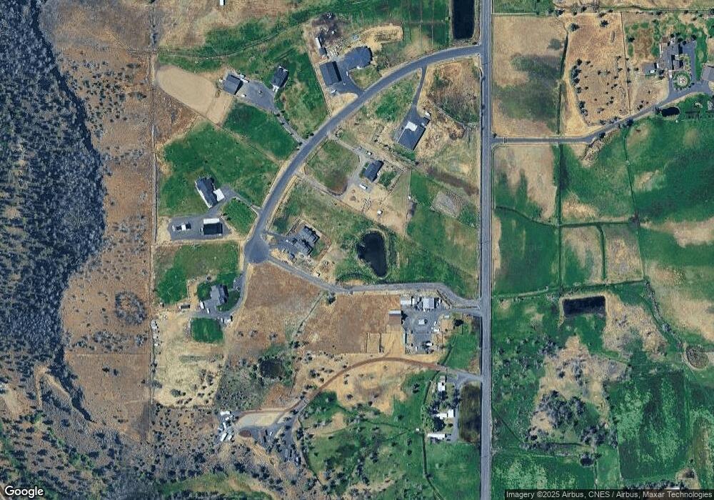 256 NE Frank Ln, Redmond, OR 97756 - photo 1