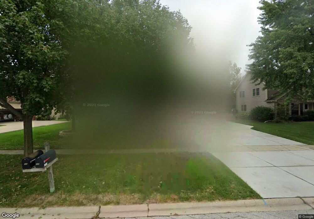 946 Lund Ln, Batavia, IL 60510 - photo 1