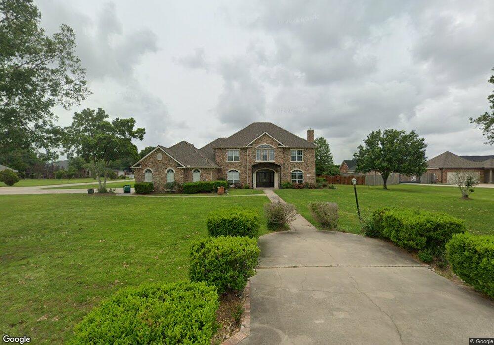 1679 N Crestview Dr, Lake Charles, LA 70605 - photo 1