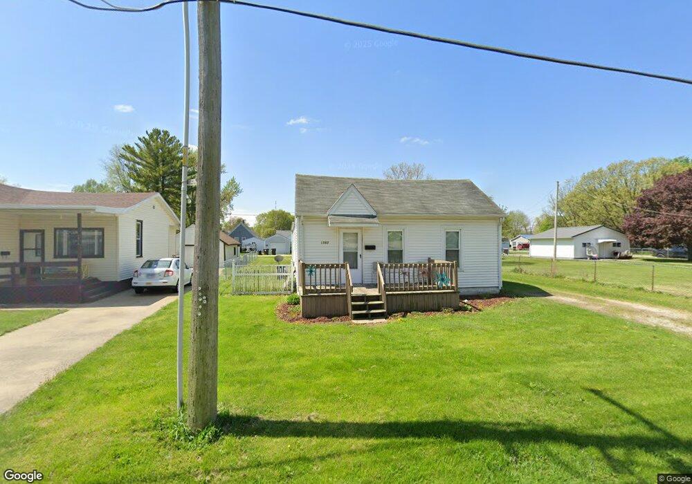 1507 Tremont St, Lincoln, IL 62656 - photo 1