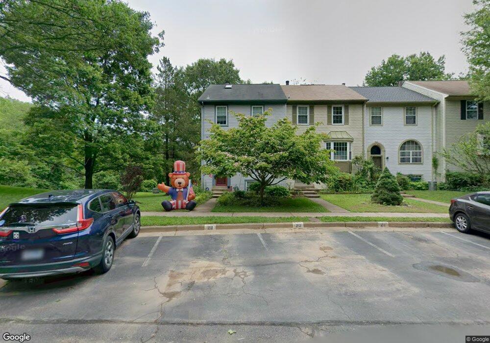 5713 Mason Bluff Dr, Burke, VA 22015 - photo 1