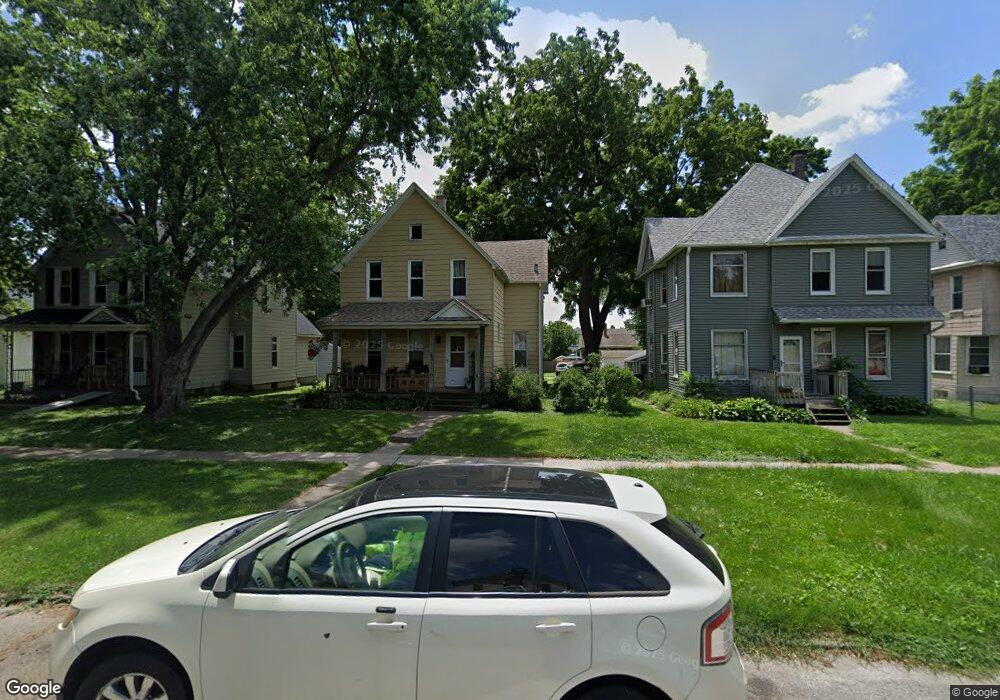 2027 W 5th St, Davenport, IA 52802 - photo 1
