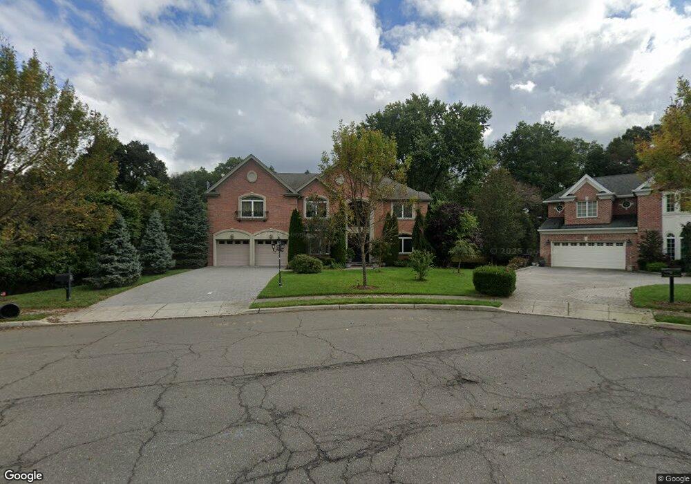 63 Clauss Ave, Paramus, NJ 07652 - photo 1