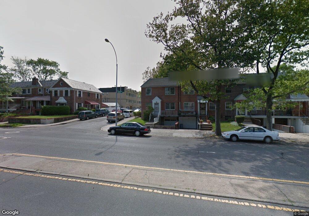 6728 Utopia Pkwy, Fresh Meadows, NY 11365 - photo 1