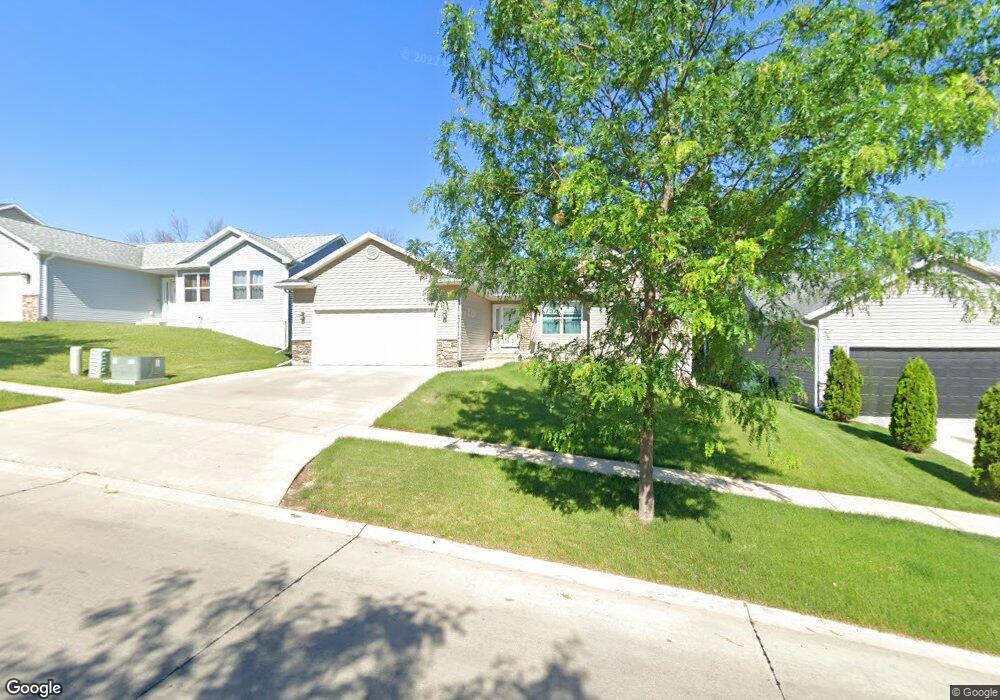 2008 29th St NW, Cedar Rapids, IA 52405 - photo 1