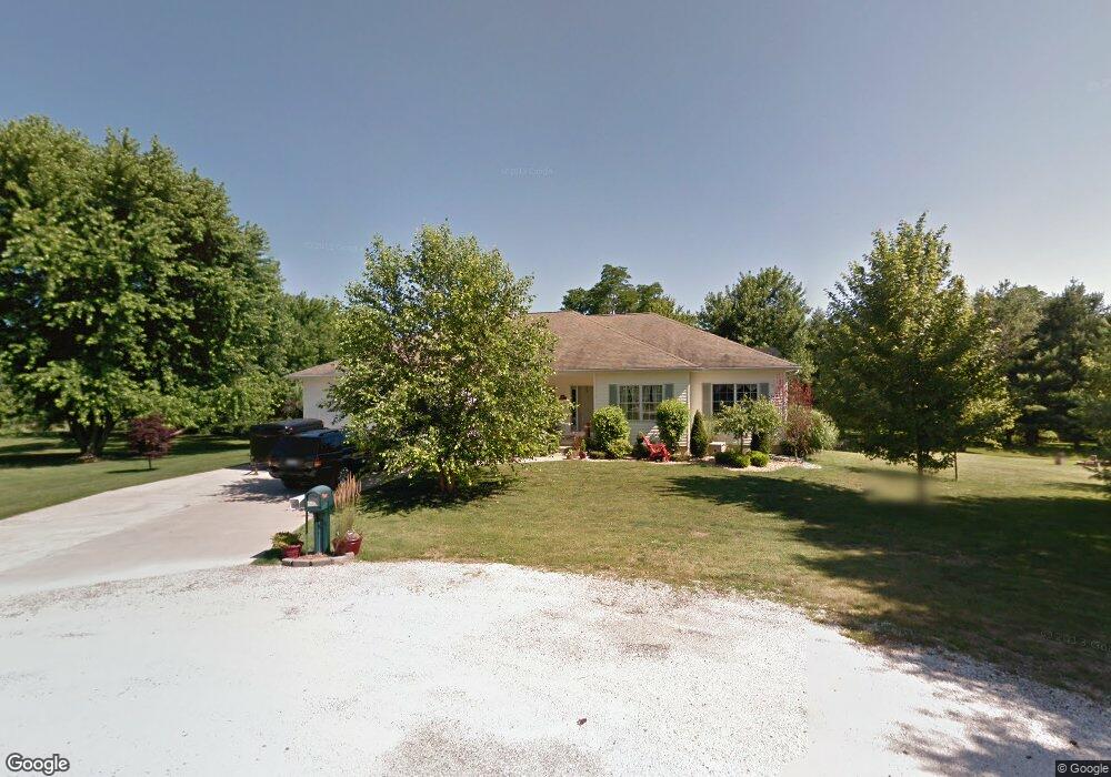 2116 E Woodland Ln, Jacksonville, IL 62650 - photo 1