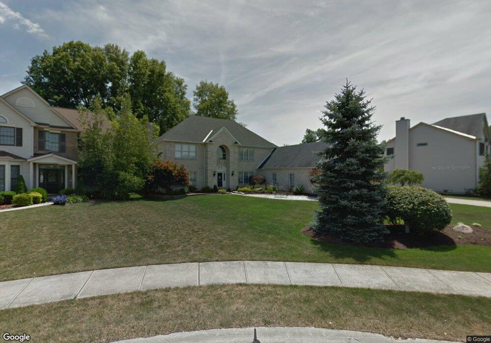 7295 Chestnut Ct, Olmsted Falls, OH 44138 - photo 1