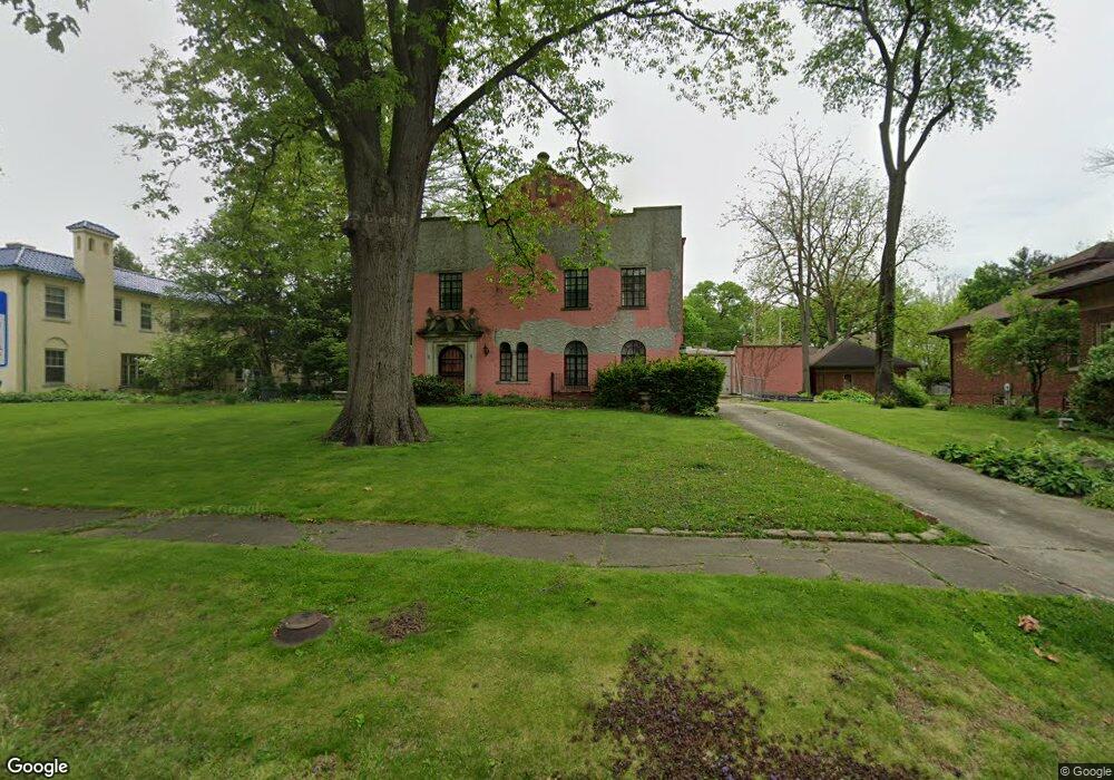 119 Lincoln Ave, Lincoln, IL 62656 - photo 1