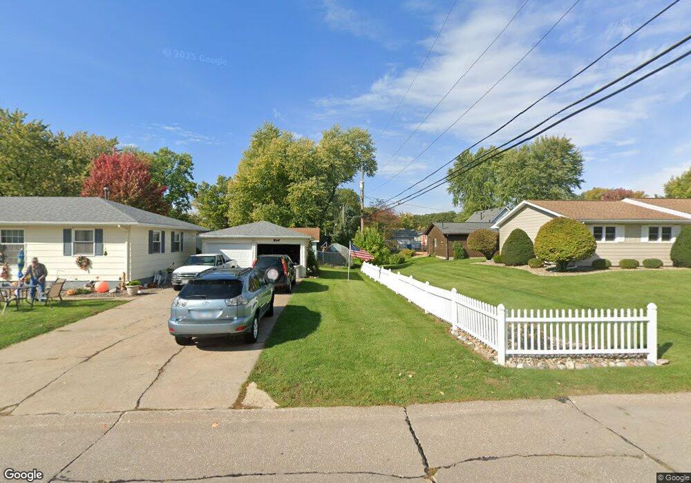 3033 5th St, Moline, IL 61265 - photo 1