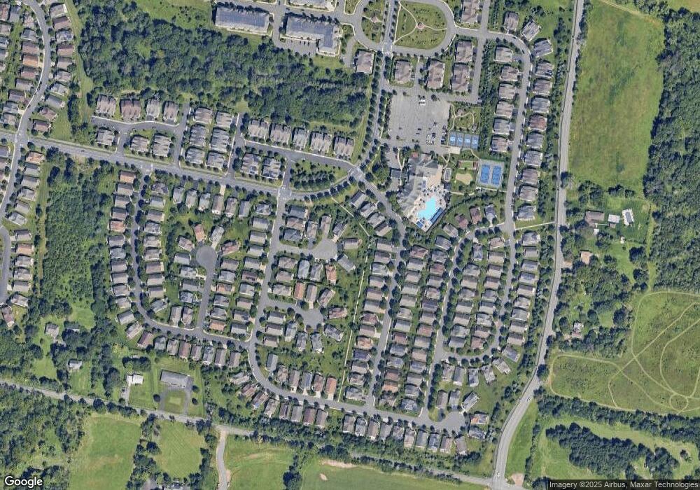 10 Nortwick Ct, Somerset, NJ 08873 - photo 1