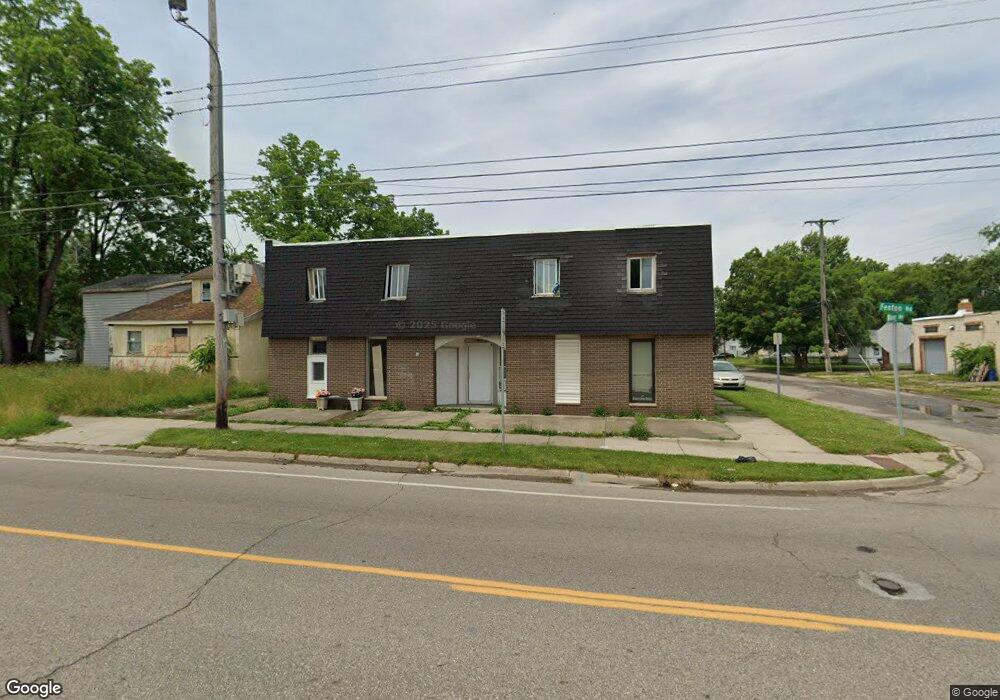 2802 Fenton Rd, Flint, MI 48507 - photo 1