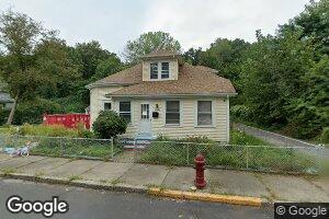 374 10th Ave, Woonsocket, RI 02895