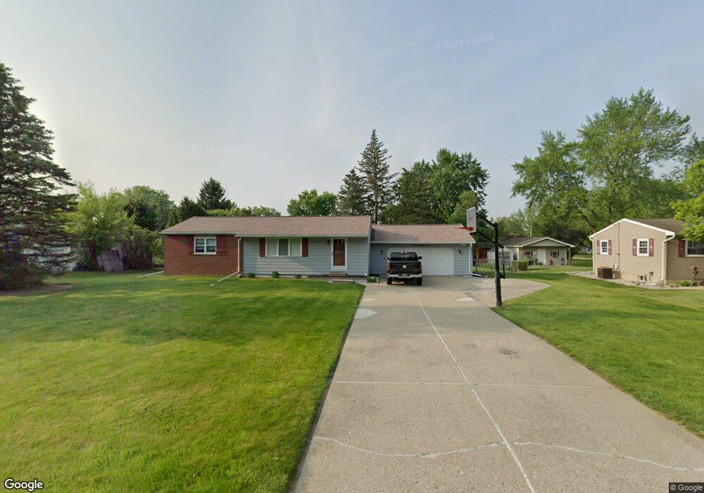 5062 Rossway Dr, Flint, MI 48506 - photo 1