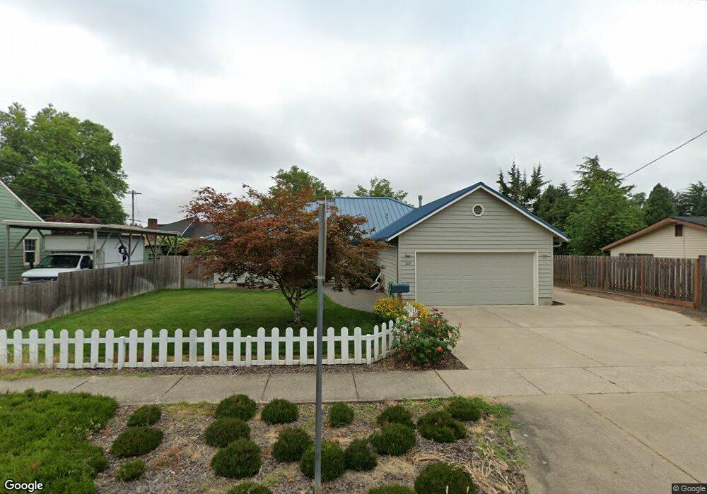 308 E 5th St, Newberg, OR 97132 - photo 1
