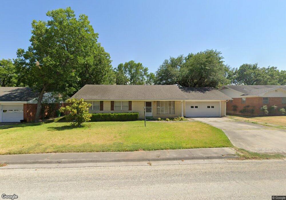 1907 College St, Gainesville, TX 76240 - photo 1