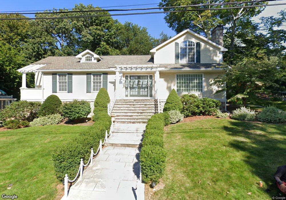 8 Stoney Brook Rd, Arlington, MA 02476 - photo 1