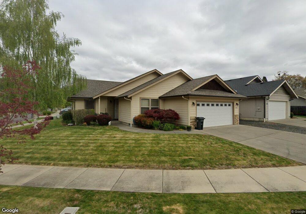 1840 SW I St, Grants Pass, OR 97526 - photo 1