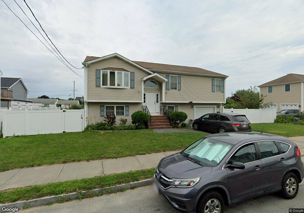 29 Mccabe St, South Dartmouth, MA 02748 - photo 1