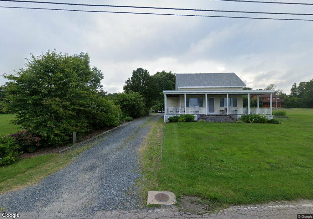 1057 Wapping Rd, Middletown, RI 02842 - photo 1