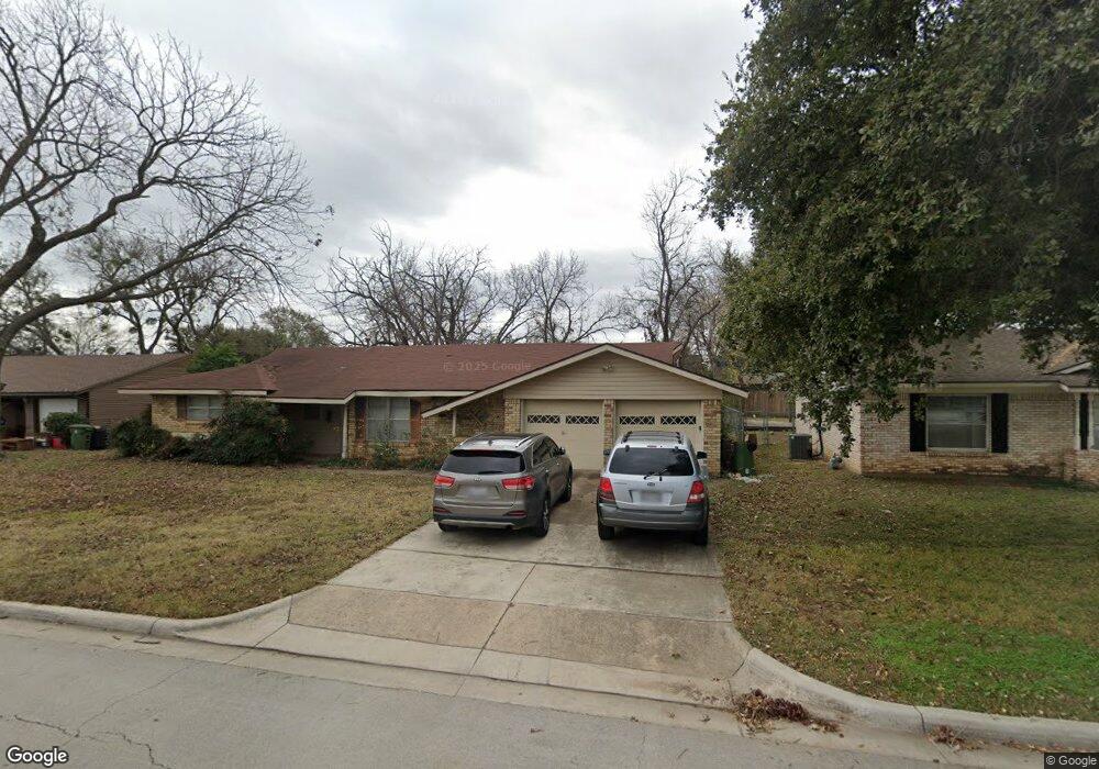 705 Ponderosa Dr, Hurst, TX 76053 - photo 1