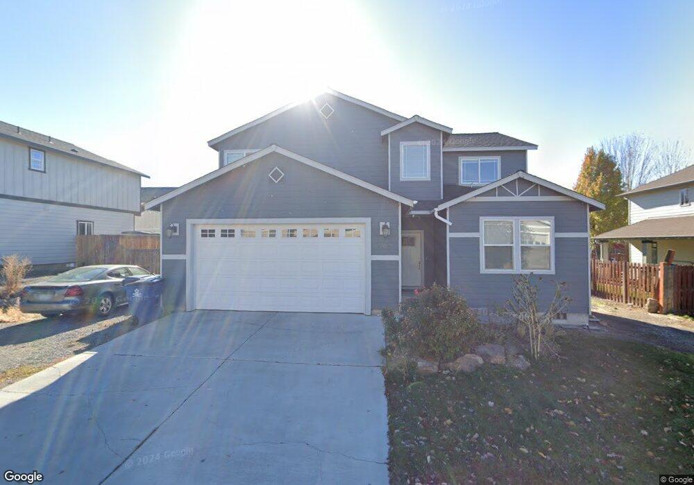 708 NE Apache Cir, Redmond, OR 97756 - photo 1