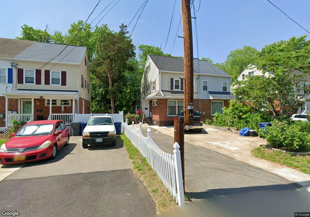 2253 Sweetbriar Dr, Alexandria, VA 22307 - photo 1