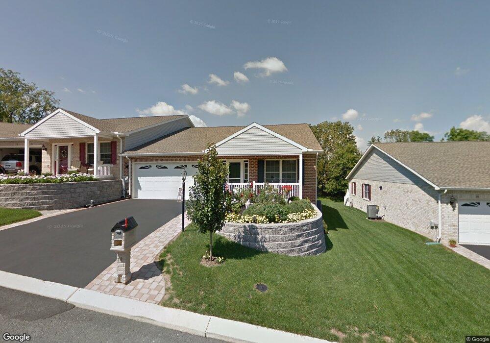 713 Golden Spring Dr, Waynesboro, PA 17268 - photo 1