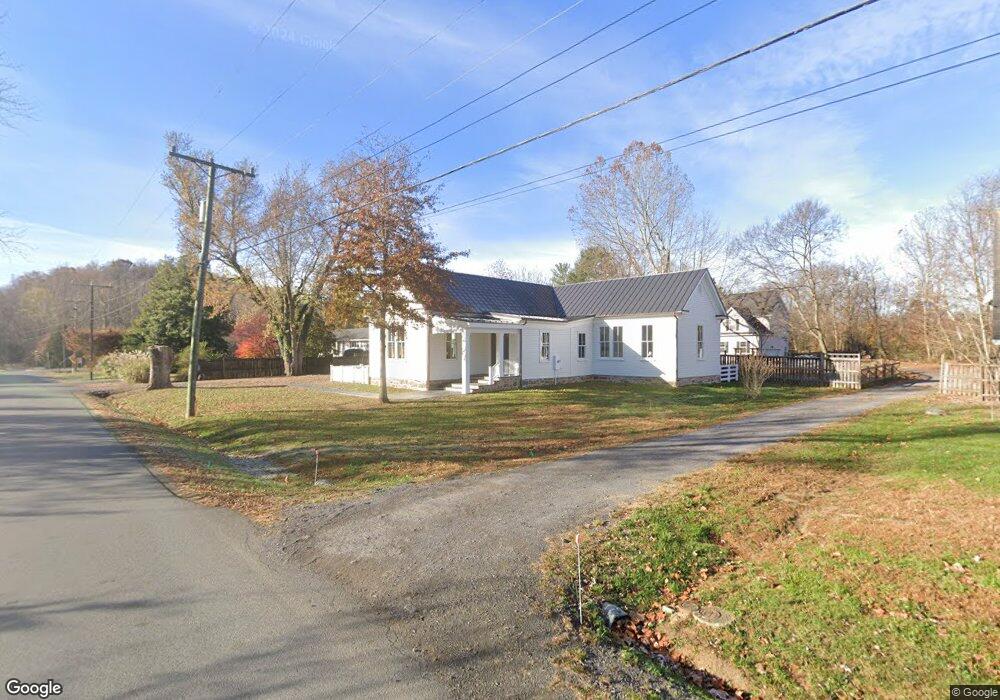 23251 Meetinghouse Ln, Aldie, VA 20105 - photo 1