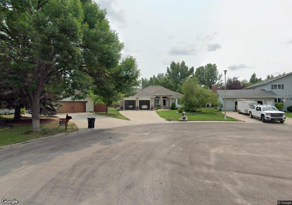 3025 Hickory St N, Fargo, ND 58102 - photo 1