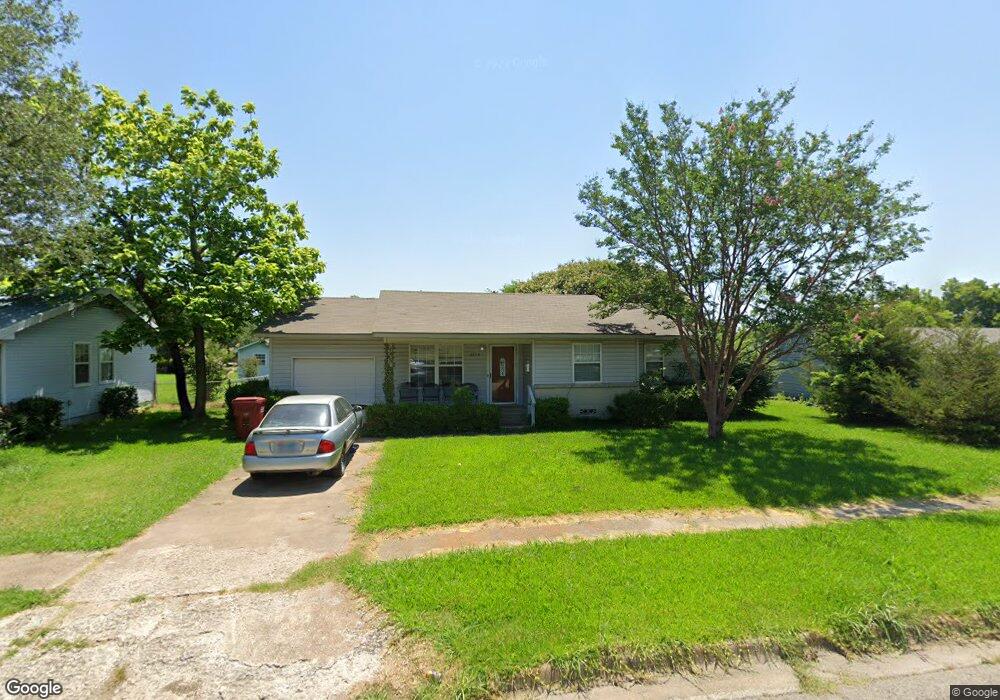 2204 N Main St, Bonham, TX 75418 - photo 1