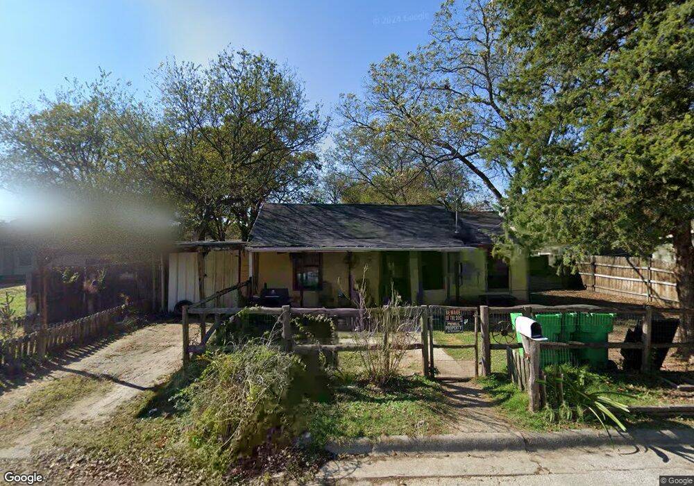 1133 S Clements St, Gainesville, TX 76240 - photo 1