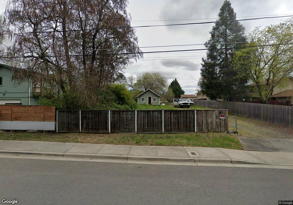 35 SW Eastern Ave, Grants Pass, OR 97526 - photo 1