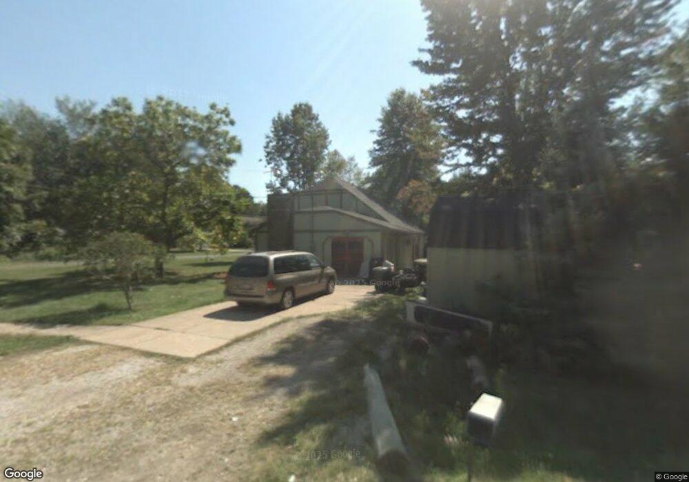 5060 Hawthorne Ave, Sheffield Lake, OH 44054 - photo 1