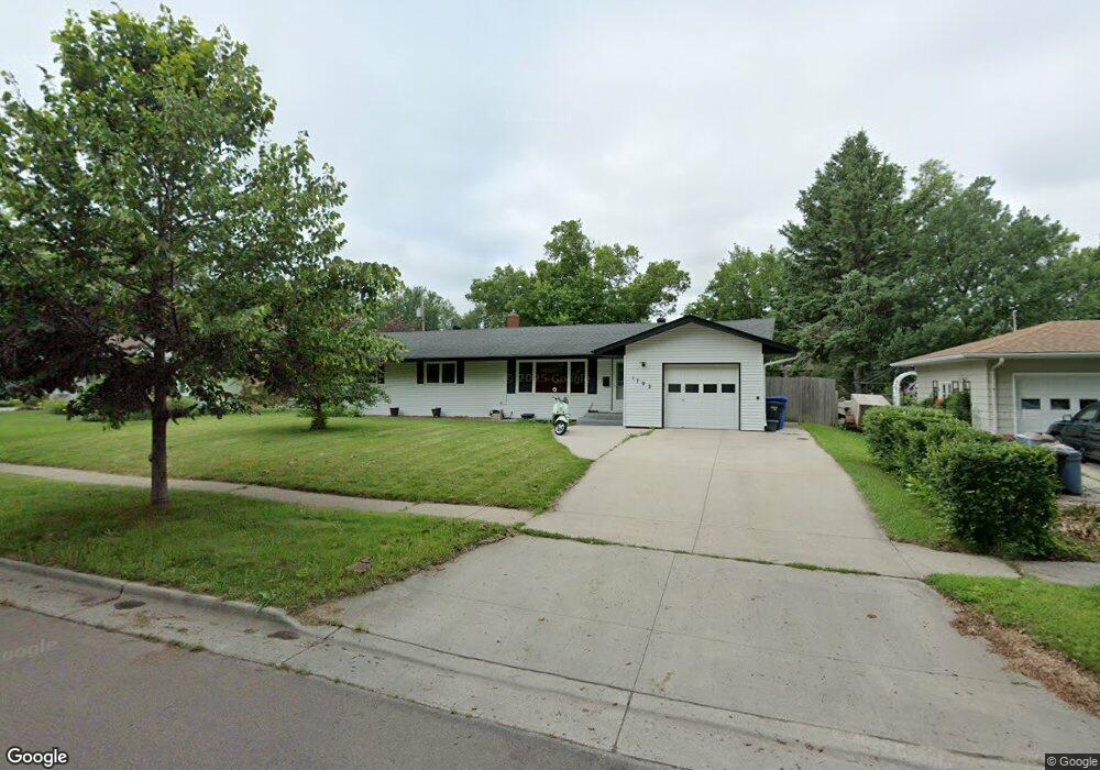 1702 Plumtree Rd N, Fargo, ND 58102 - photo 1