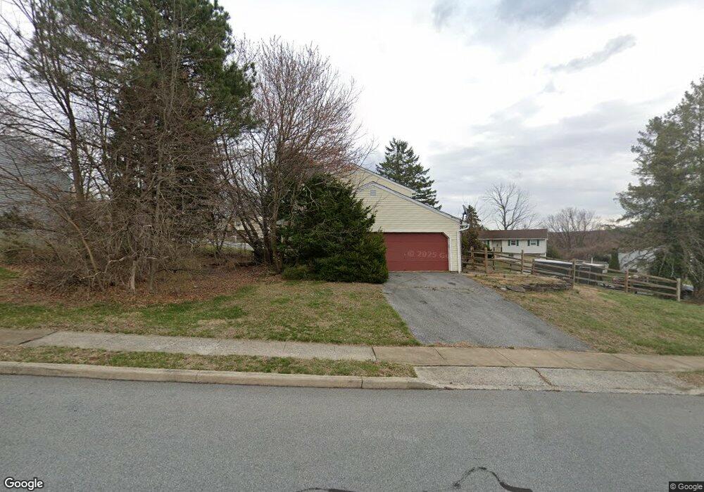 330 Crest Cir, Mohnton, PA 19540 - photo 1