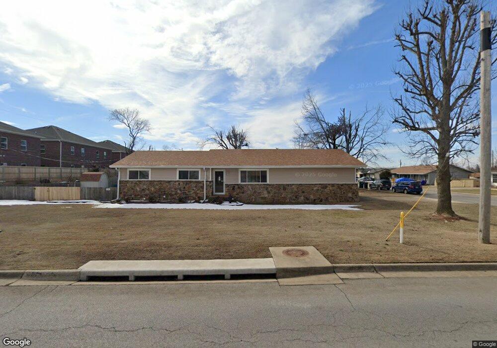 1350 W Persimmon St, Rogers, AR 72756 - photo 1