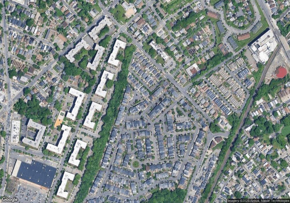 15 Long Pond Ln, Staten Island, NY 10304 - photo 1