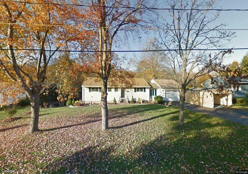 136 Pond Cir, Glastonbury, CT 06033 - photo 1