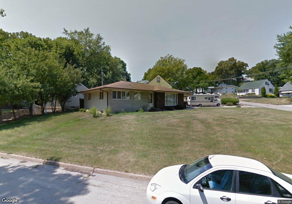 2727 Seely Ave SE, Cedar Rapids, IA 52403 - photo 1