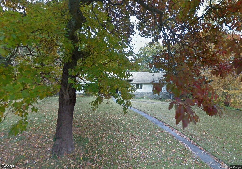 255 Stoneleigh Square, Fairfield, CT 06825 - photo 1