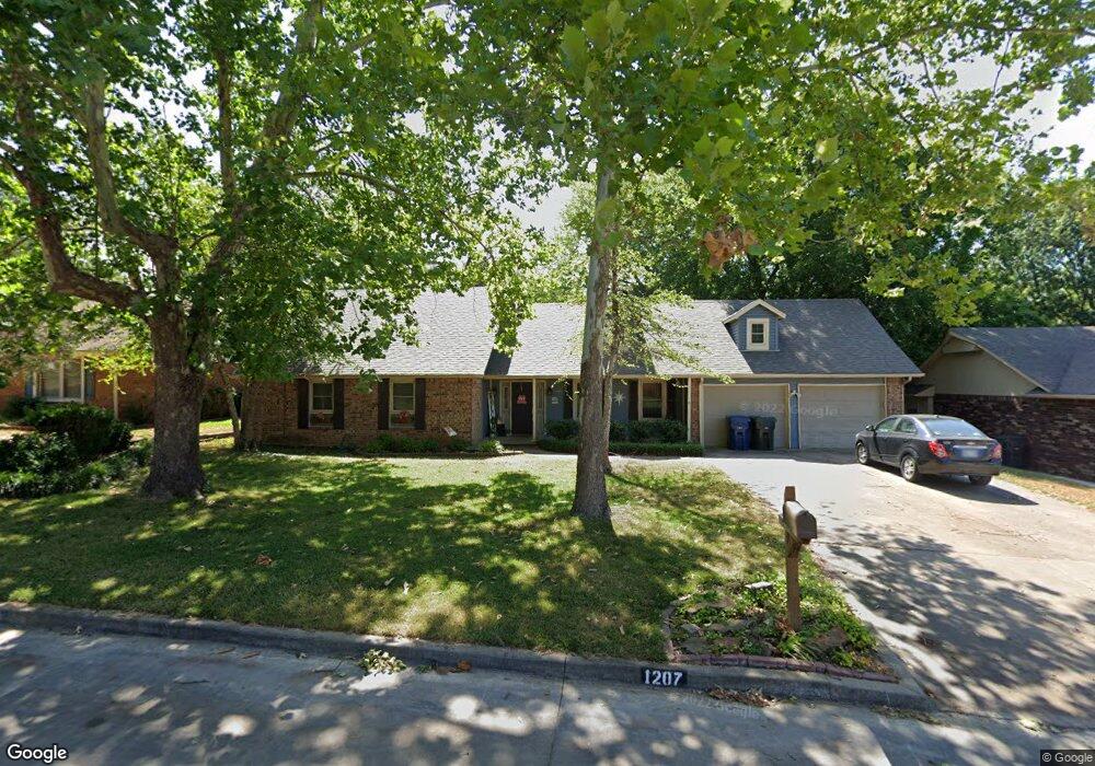 1207 N Miller Dr, Claremore, OK 74017 - photo 1