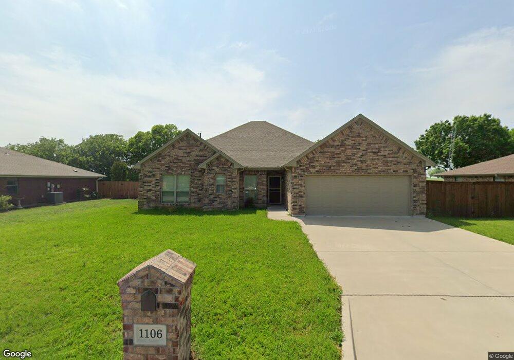 1106 W University Dr, Gainesville, TX 76240 - photo 1