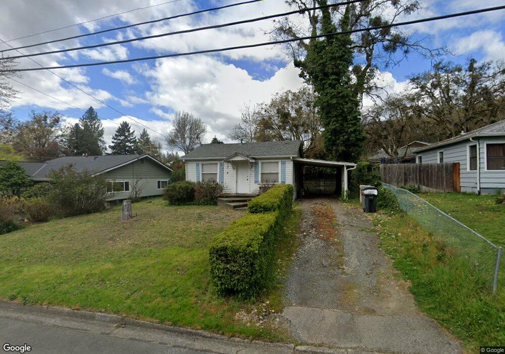 1108 NW Highland Ave, Grants Pass, OR 97526 - photo 1