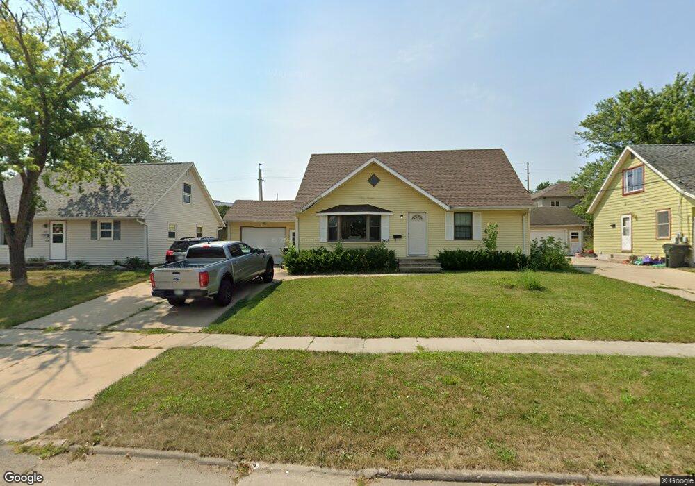 3419 H Ave NW, Cedar Rapids, IA 52405 - photo 1