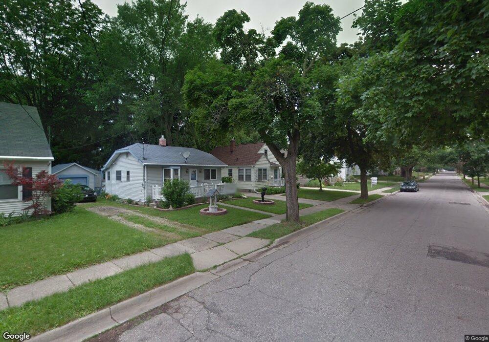 2110 Sunnyside Ave, Lansing, MI 48910 - photo 1