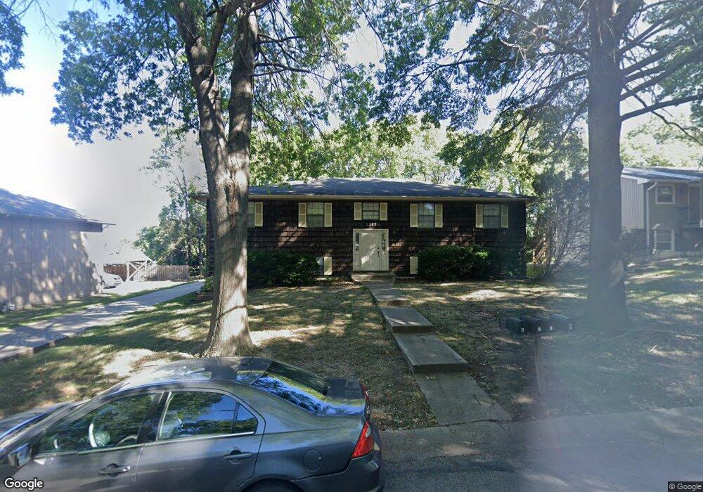 1213 NW Mock Ave unit A, Blue Springs, MO 64015 - photo 1