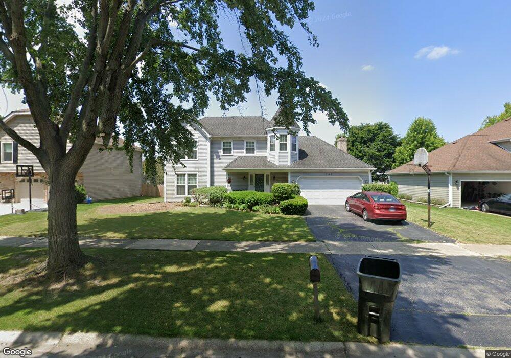 1160 Hyde Park Ln, Naperville, IL 60565 - photo 1