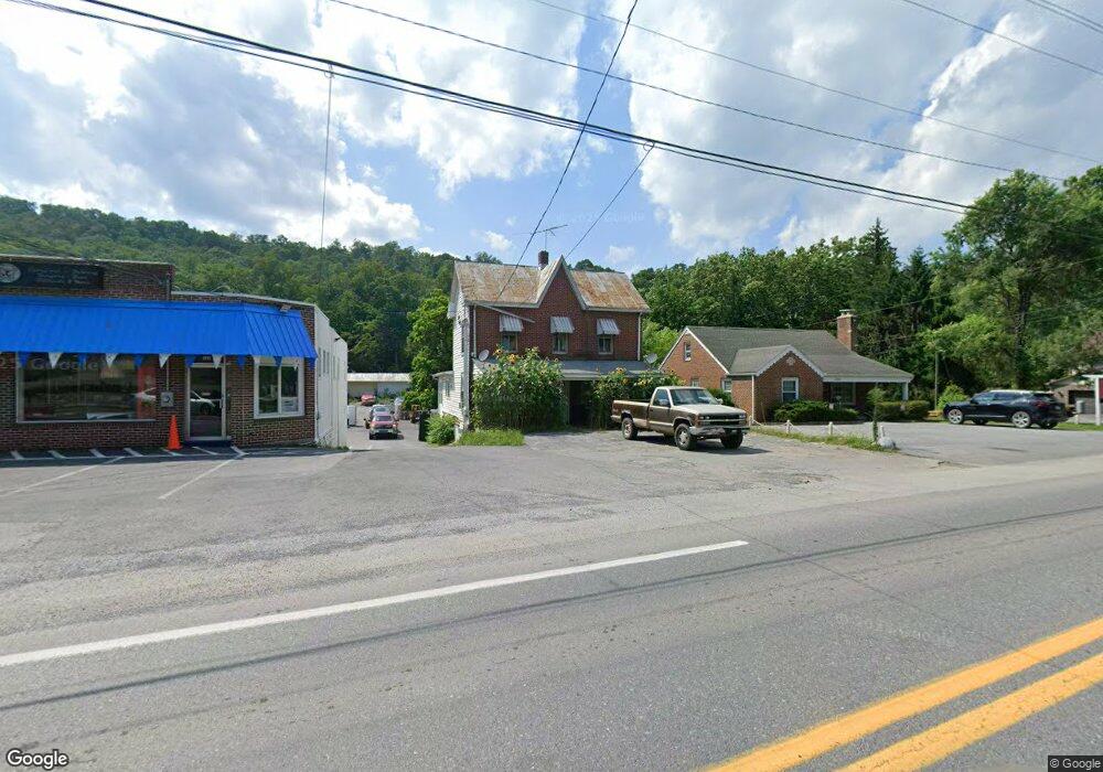 386 S Washington St, Berkeley Springs, WV 25411 - photo 1